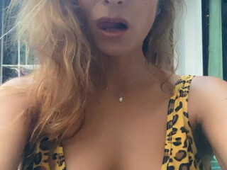 mollysweet juicy slut gently masturbates cunt