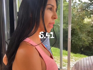 malyia busty young lady fucks her cunt