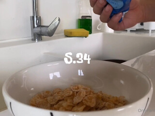 malyia charming lady fucks herself with a rubber dick