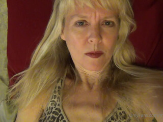 msjamiefoster charming courtesan jerks pussy with dildos