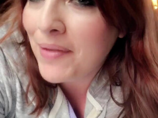 maggiegreenlive busty jerk off