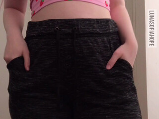 lunasofiahope experienced slut caresses shaved cunt