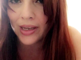 maggiegreenlive bitch shows small tits