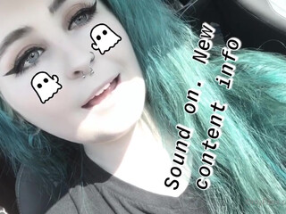 littlekittenn naughty lady fucks her ass hard