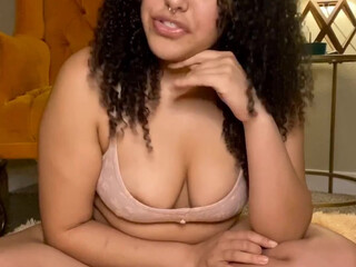 gemtheegoddess Charming brunette