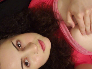 brattylizxxx hot bitches shine small tits on camera