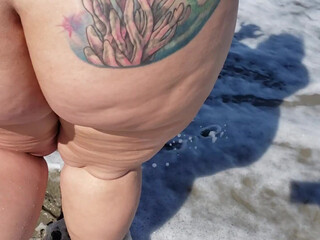 tiffanystarbbw shows how deep a toy can be in your mouth