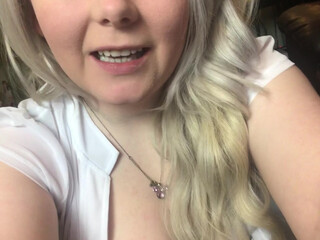 teendreamxo adult bitch gently caresses vagina