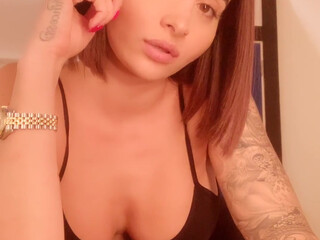 priya y cute slut jerks her pussy on people