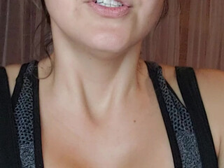 sadieholmes busty young lady caresses nipples