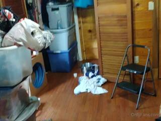 sadieholmes fucks herself with black dildo