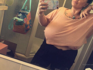 mikki951 luxury passion fucks pussy phallus