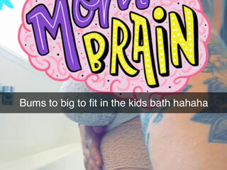 mikki951 jerking off and cums