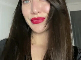 hotkinkyjoxxx Busty brunette