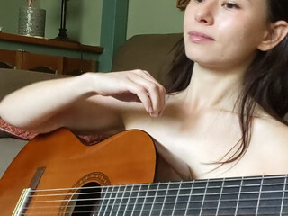 elfgirltalia plump bitch massages nipples