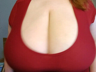 sarahrae lynch in oil shows a graceful body