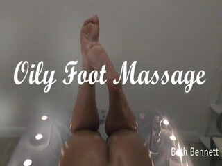 bethundressed sweet doll fingering pussy
