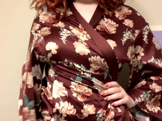 annabel gorgeous young lady exposes intimate places