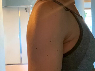 xnicoleanistonx luxurious blonde straddled sex toy