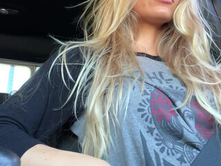 xnicoleanistonx Cute brunette