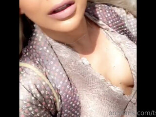 tsyasmin extravagant fucking dances with a long dildo