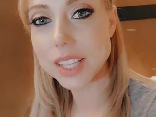 shawnalenee showing her butt