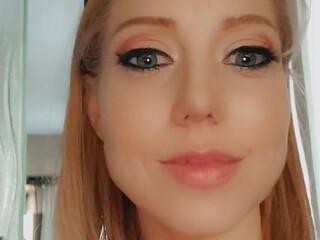 shawnalenee sweet doll fingering pussy