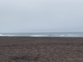 lucylaistner nude chick posing on the couch