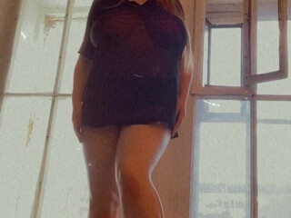 lucylaistner passionate skin jumps on a dildo