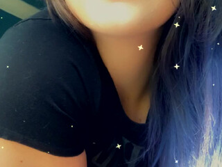 lil Gorgeous and sexy beauty