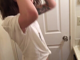 leahwintersxoxo busty young lady caresses shaved cunt