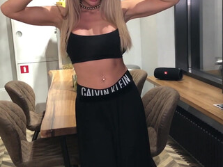 o92oo mysterious goddess gently caresses her ass with her fingers