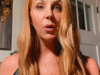 mrsrobinsonxo skinny blonde jerks off