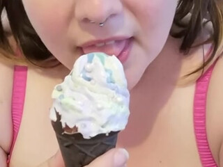 mistybbw crazy lady fondles her cunt in panties