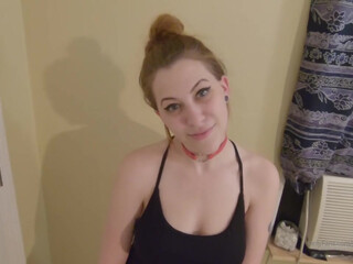 mallorykoxx solid brunette masturbates shaved holes