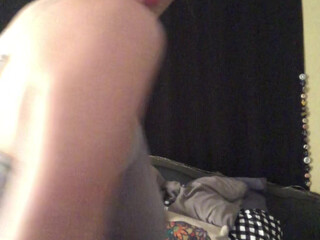 mallorykoxx jerking on the bed