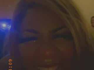 lovepurrdylay gorgeous bitch chatting in fries