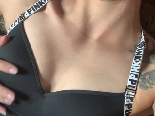 kaylynnkay gorgeous slut shows big ass