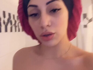 jewelsval sexy chick fingering pussy