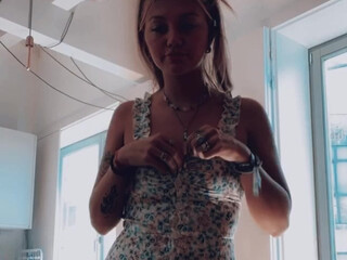 hempresskc cums from masturbation in front of the camera