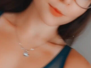 emilyhill Hot brunette