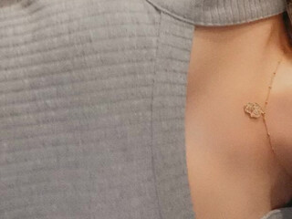 kirabee busty blonde masturbating shaved vagina