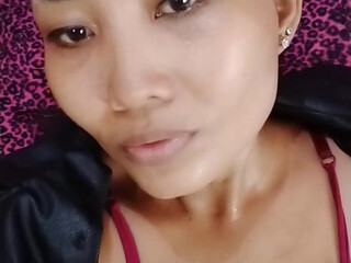 kamallababe gorgeous model tightly stretches both holes.