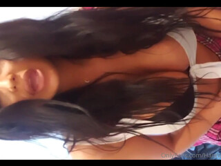 hannahsnewdz significant slut caresses sex lips