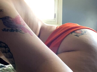 carlyann06 spicy bitch masturbates cunt