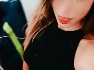 anastasiabrokelyn mature blonde masturbating vagina