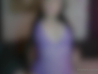 annabelleroars beautiful bitch jerks off with an unusual device