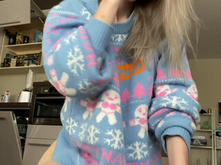 Sia Siberia domestic doll will set you free with light striptease