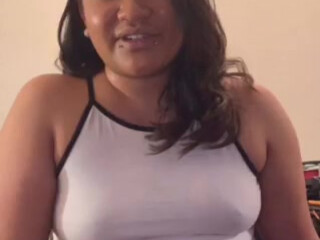 sincitysasian Hot girl fucks her pussy with her hand