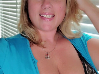 sarenicole cute queen sucking penis